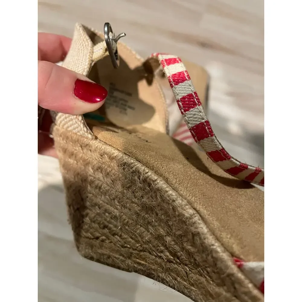 White Mountain red and white espadrilles ankle straps sandals size 8